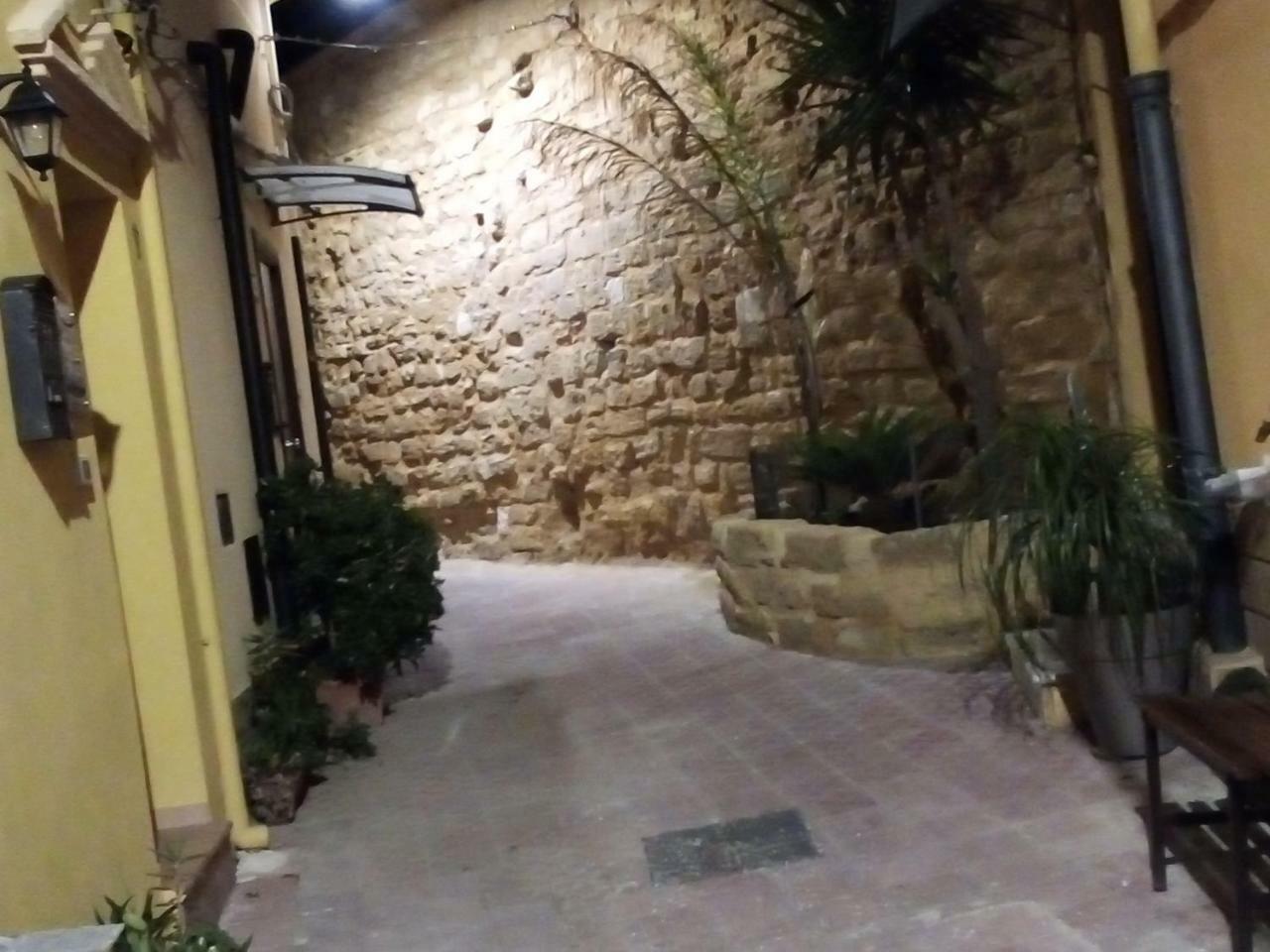 B&B Alla Cattedrale อากริเจนโต ภายนอก รูปภาพ